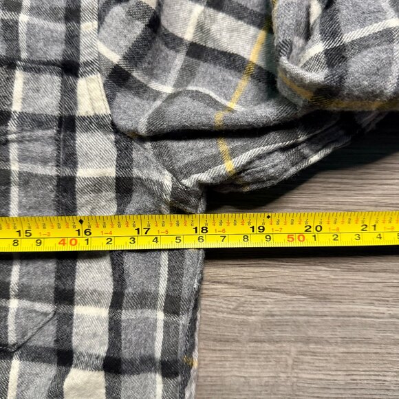 L.L. Bean Men's Scotch Plaid Flannel Shirt Slim Fit - Grey/Yellow - Picture 4 of 5